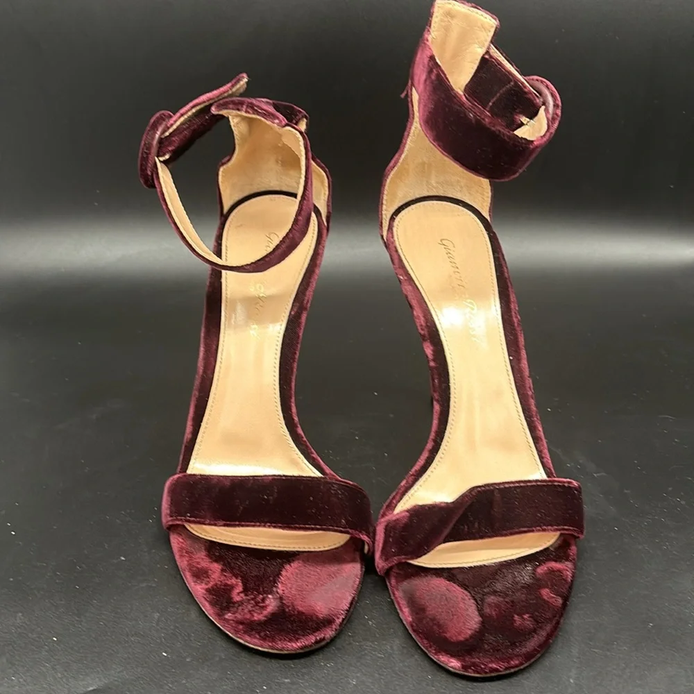 GIANVITO ROSSI Velvet heel sandals 37.5 - Picture 5 of 10